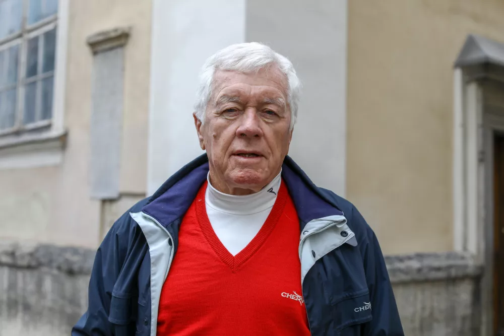 - 31.03.2022 - Tone Vogrinec, oče slovenskega alpskega smučanja - dolgoletni trener in direktor slovenskih smučarskih reprezentanc, legenda slovenskega alpskega smučanja je 24.02.2022 dopolnil 80 let in tudi izdal svojo biografijo z naslovom Vsi me kličejo Tona  //FOTO: Luka Cjuha. / Foto: Luka Cjuha