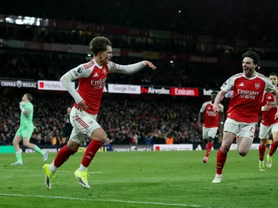 Soccer Football - Premier League - Arsenal v Everton - Emirates Stadium, London, Britain - March 14, 2026 Arsenal's Max Dowman celebrates scoring their second goal with Declan Rice Action Images via Reuters/Paul Childs EDITORIAL USE ONLY. NO USE WITH UNAUTHORIZED AUDIO, VIDEO, DATA, FIXTURE LISTS, CLUB/LEAGUE LOGOS OR 'LIVE' SERVICES. ONLINE IN-MATCH USE LIMITED TO 120 IMAGES, NO VIDEO EMULATION. NO USE IN BETTING, GAMES OR SINGLE CLUB/LEAGUE/PLAYER PUBLICATIONS. PLEASE CONTACT YOUR ACCOUNT REPRESENTATIVE FOR FURTHER DETAILS..   TPX IMAGES OF THE DAY