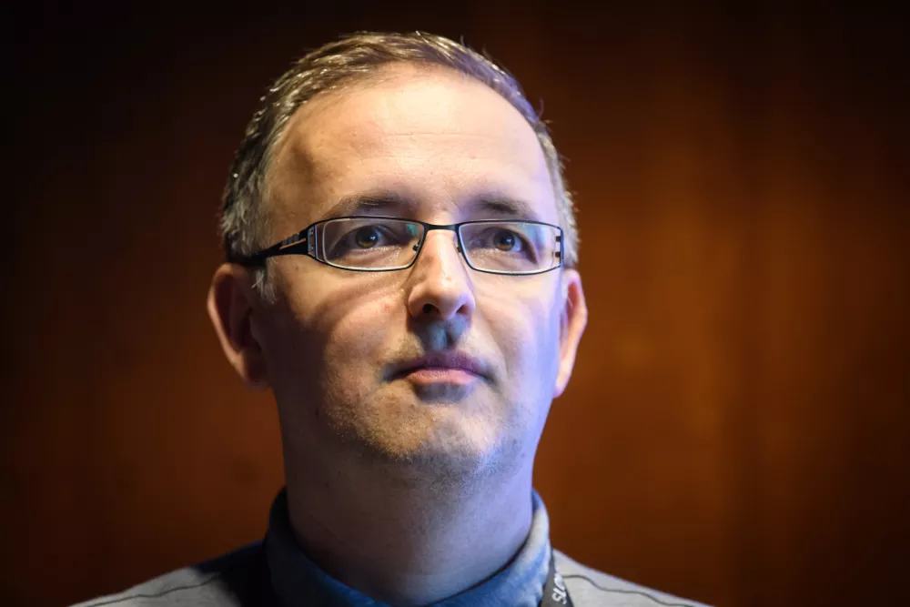 Bled, Rikli Balance hotel.V okviru Young BSF panel z naslovom Preprecevanje konfliktov, vzpostavljanje miru in mediacija.Profesor na Fakulteti za druzbene vede Miro Hacek.