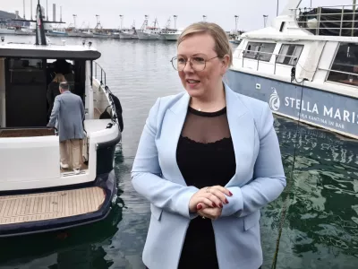 Koper.Ribiska inspekcija je v uporabo prejela novo plovilo.Ministrica za kmetijstvo Mateja Calusic.