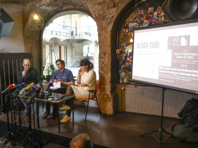 Borut Mekina novinar Mladina, Filip Dobranić in Nika Kovač 8 marec16.3.2026 - poročilo o dejavnosti tuje obve&scaron;čevalne agencije v Sloveniji pred parlamentarnimi volitvami.Na tiskovni konferenci bodo poročilo prestavili Nika Kovač iz In&scaron;tituta 8. marec, Borut Mekina, novinar Mladine, Filip Dobranić, raziskovalec socialnih omrežij, in Achiya Schatz, komunikacijski strokovnjak za digitalno manipulacijoFoto: Luka Cjuha