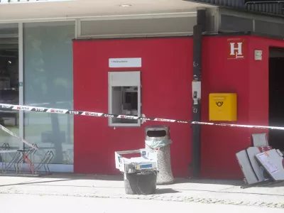 23.05.2024. Rop bankomata z raztrelitvijo v &Scaron;tepanjskem naselju na Parmski cesti 2. Foto: Bojan Velikonja