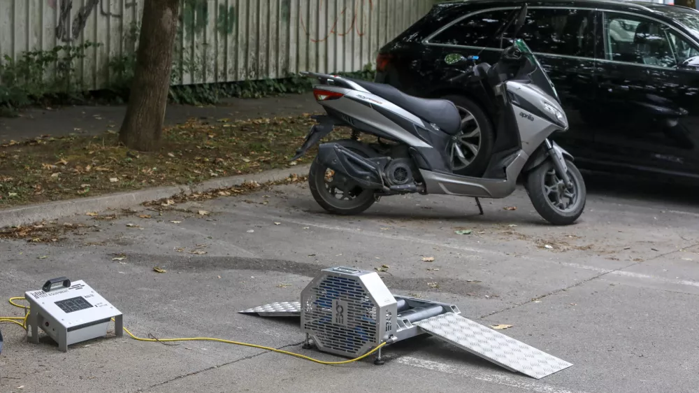 11.7.2025 - policija, nadzor prometa, lahka motorna vozila, skuter, moped, varnost v prometruFoto: Luka Cjuha