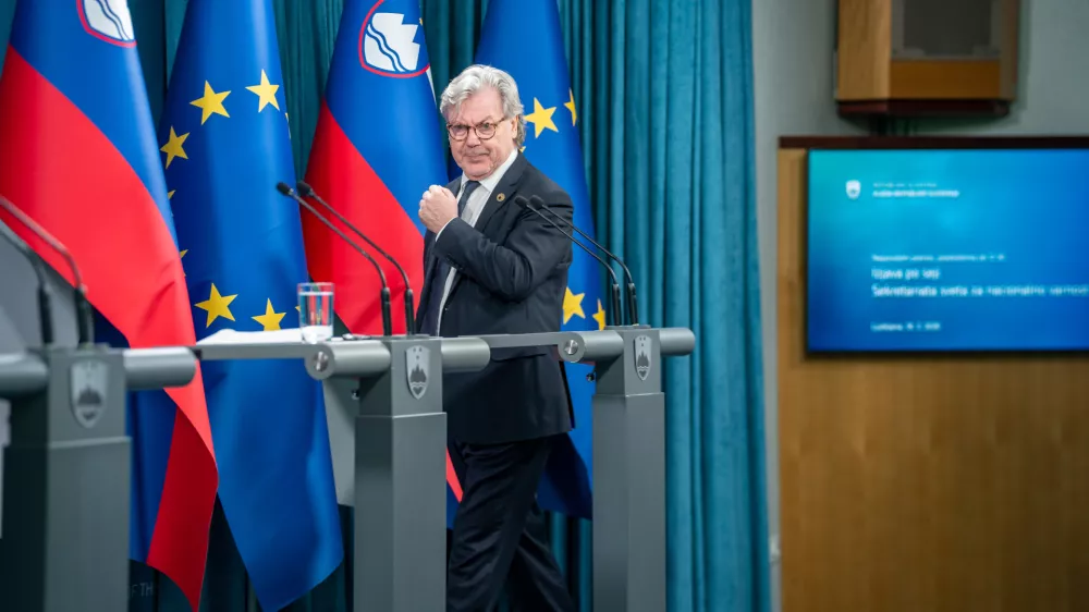 Ljubljana, vlada.Izjava za medije drzavnega sekretarja Vojka Volka po seji sekretariata sveta za nacionalno varnost.