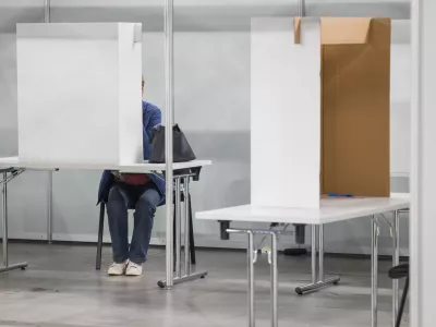 Ljubljana, dvorana Stozice.Predcasno glasovanje za drzavnozborske volitve v dvorani Stozice.