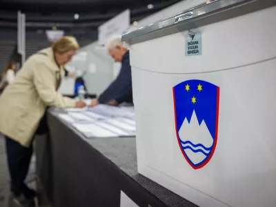 Ljubljana, dvorana Stozice.Predcasno glasovanje za drzavnozborske volitve v dvorani Stozice.