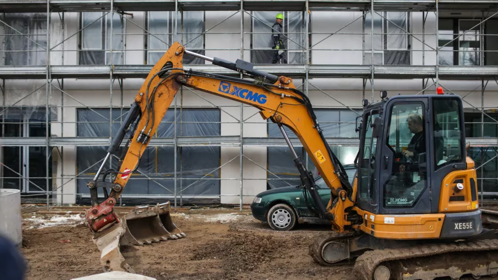 - Gradbi&scaron;če stanovanjskega naselja Občinskega stanovanjskega sklada.- 29.01.2026. - Terenski sestanek Župana MOL s prebivalci &Scaron;tepanjskega naselja zaradi spremenjenega režima parkiranja v naselju.&Scaron;tepanjsko naselje, parkiranje, pomanjkanje parkiri&scaron;č.//FOTO: Bojan Velikonja