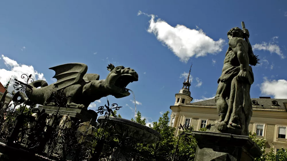 - glavni trg Celovec- Avstrijska Koro&scaron;ka 2010 - slovenska majn&scaron;ina//FOTO: Bojan Velikonja OPOMBA: ZA OBJAVO V PRILOGI &ndash; DNEVNIKOV OBJEKTIV - REPORTAŽA