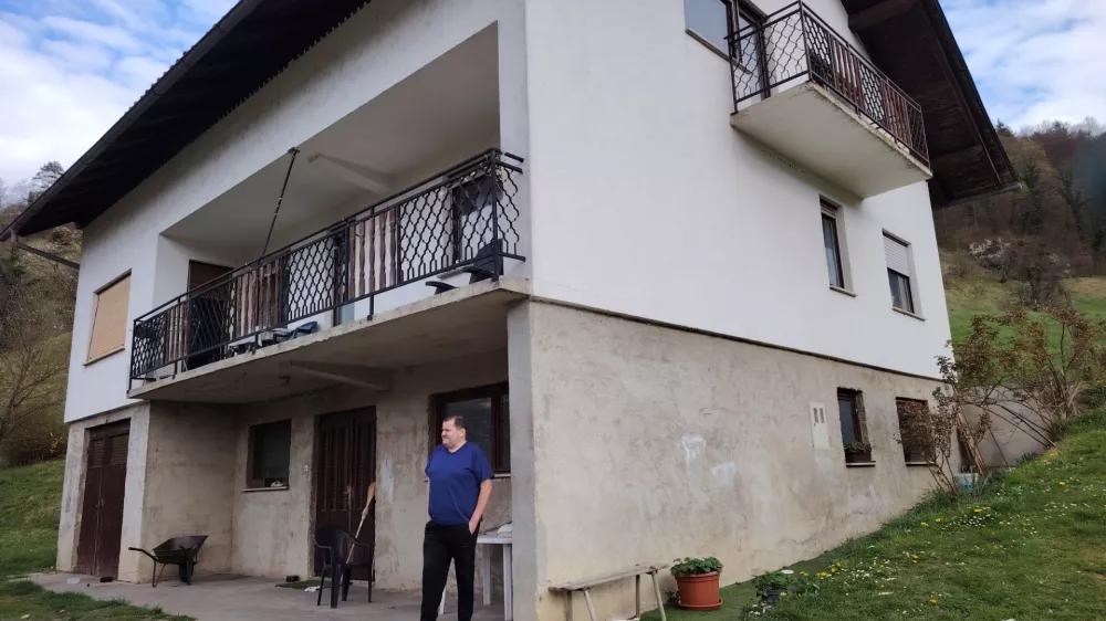 Najnovej&scaron;i, drugi leto&scaron;nji umor, se je zgodil v vasi Strensko pri Rimskih Toplicah, ko je sin svoji mami zadal smrtne udarce s sekiro. Foto Mojca Marot / Foto: Mojca Marot