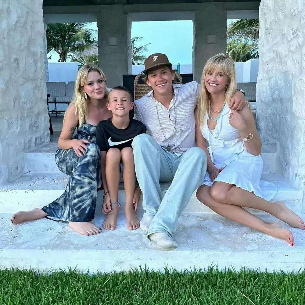 23-12-2025Reese Witherspoon Gets into the Holiday Spirit with Her 3 Lookalike Children: 'Making Merry',Image: 1061641560, License: Rights-managed, Restrictions: ***HANDOUT image or SOCIAL MEDIA IMAGE or FILMSTILL for EDITORIAL USE ONLY! * Please note: Fees charged by Profimedia are for the Profimedia's services only, and do not, nor are they intended to, convey to the user any ownership of Copyright or License in the material. Profimedia does not claim any ownership including but not limited to Copyright or License in the attached material. By publishing this material you (the user) expressly agree to indemnify and to hold Profimedia and its directors, shareholders and employees harmless from any loss, claims, damages, demands, expenses (including legal fees), or any causes of action or allegation against Profimedia arising out of or connected in any way with publication of the material. Profimedia does not claim any copyright or license in the attached materials. Any downloading fees charged by Profimedia are for Profimedia's services only. * Handling Fee Only ***, Model Release: no