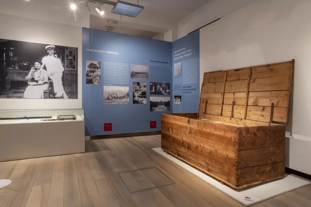 Zaboj v kakr&scaron;nem je Sku&scaron;kova zbirka prispela v Ljubljano, hrani Slovenski etnografski muzej (foto: Blaž Verbič) / Foto: Blaz Verbic/sem