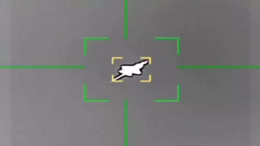 Silhueta letala je prava, vendar v okoli&scaron;činah vojne avtentičnost posnetka ni mogoče potrditi. / Foto: Zajem Zaslona