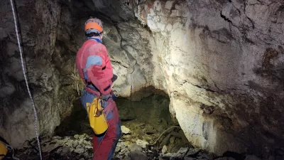 Črna člove&scaron;ka ribica: re&scaron;evanje ogroženega zaklada Bele krajine