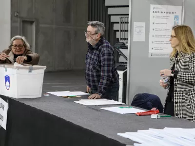 17.3.2026 - Parlamentarne volitve 2026 - Začetek predčasnega glasovanja na posebnih voli&scaron;čih za državnozborske volitve. Dvorana StožiceFoto: Luka Cjuha