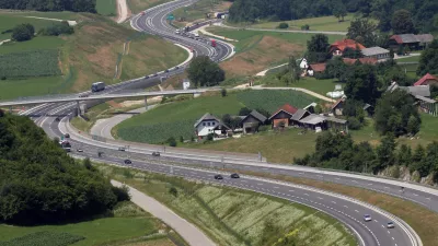 - Družba za avtoceste v RS (DARS) - dolenjska avtocesta - novozgrajeni odsek Pluska - Ponikve in Ponikve - Hrastje v dolžini 14,8 km - odprtje zadnjih dveh odsekov v dolžini 14,8 kilometra dolenjske avtoceste med Plusko in Hrastjem, ///FOTO: Luka Cjuha