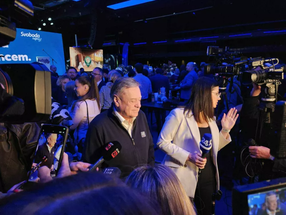 V &scaron;tab Gibanja Svoboda je pri&scaron;el tudi ljubljanski župan Zoran Janković.