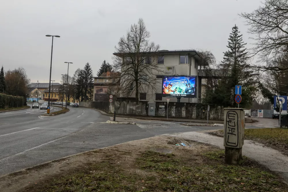  Vila Zmaga Jelinčiča &ndash; hi&scaron;a - - 02.03.2023 - gradbi&scaron;če Tobačna mesto pri Upravni enoti Ljubljana - //FOTO: Luka Cjuha