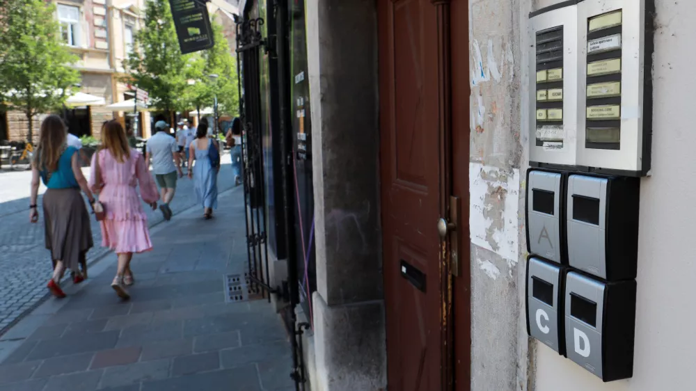 02.06.2025 -kratkotrajni najem stanovanja,oddaja, Airbnb, turistiFoto: Tomaž Skale