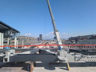 Ljubljana, zelezniska postaja Ljubljana.Ministrica za infrastrukturo Alenka Bratusek si je v okviru vladnega obiska Mestne obcine Ljubljana ogledala potek gradbenih del na glavni zelezniski postaji v Ljubljani. / Foto: Rok Bizjak/sta