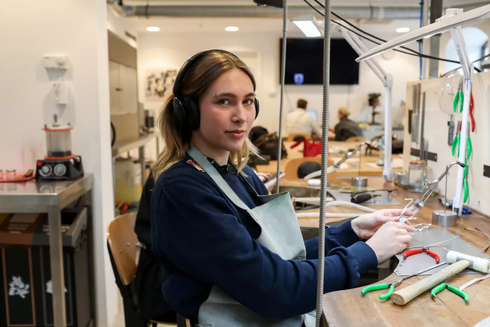 - 27.03.2026. - Reportaža o izdelovanju nakita v Rog Labu za nakit. Juvelirij, Juvelirnica usatnoviteljev: Sandre Vidmar, Petra Dragoliča, Kristine Drnov&scaron;ek.//FOTO: Bojan Velikonja / Foto: Bojan Velikonja