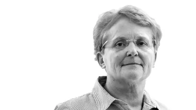 Tatjana Pihlar- Redakcija Dnevnik 2024 - portreti za komentarje in kolumne - kolumnisti - komentatorji – novinarji - portret //FOTO: Luka Cjuha