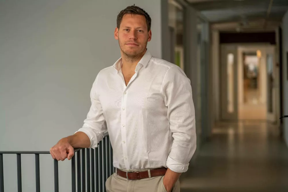 Matyas Bodi, madžarski politični analitik