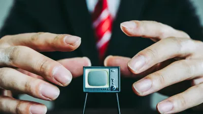 Television and businessman / Foto: Bee32