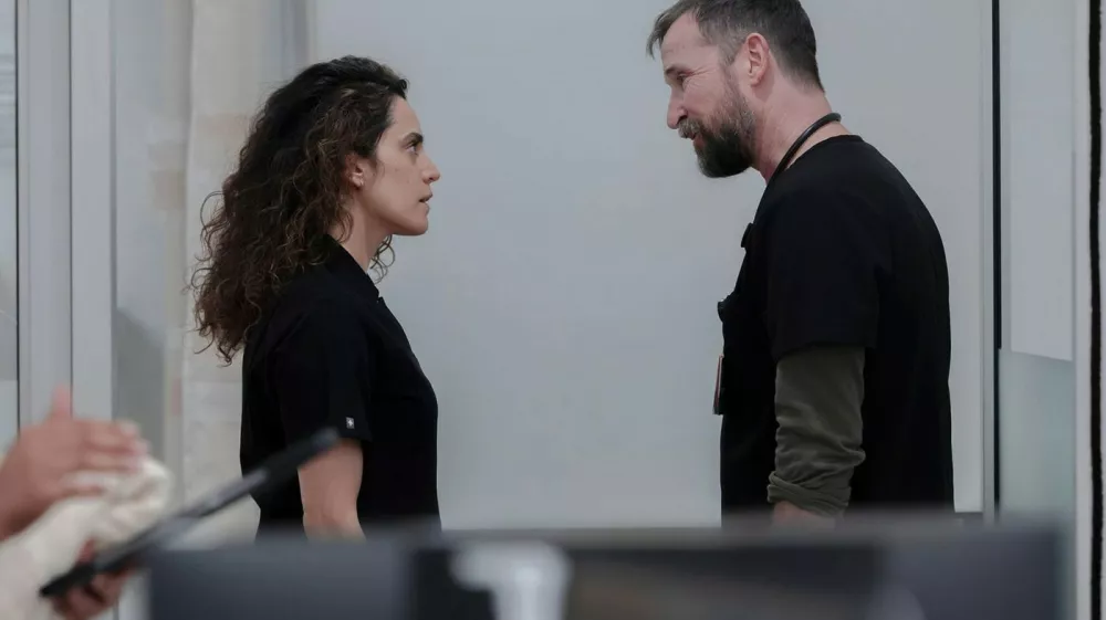 17-4-2026TV series 'The Pitt' season 2 finale Pictured: Noah Wyle Sepideh Moafi,Image: 1092173705, License: Rights-managed, Restrictions:, Model Release: no / Foto: Profimedia