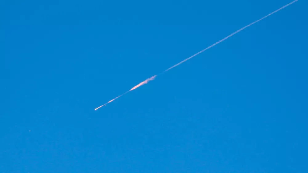 A projectile launched from Iran heads towards Israel, amid the U.S.-Israeli conflict with Iran, as seen from Ramallah, in the Israeli-occupied West Bank, March 25, 2026. REUTERS/ Mohammed Torokman