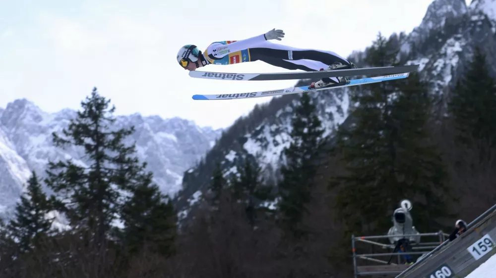Domen Prevc zmagovalec prve posamične tekme v Planici