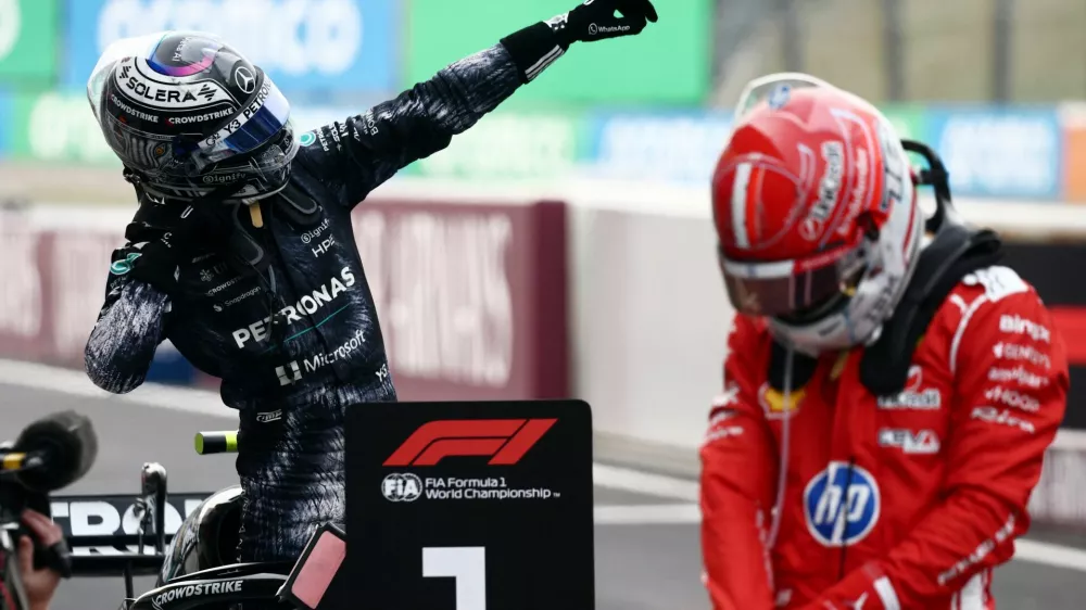 Formula One F1 - Japanese Grand Prix - Suzuka Circuit, Suzuka, Japan - March 29, 2026 Mercedes' Andrea Kimi Antonelli celebrates winning the Japanese Grand Prix REUTERS/Jakub Porzycki