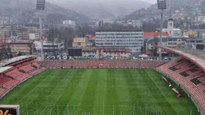 Pogled na nogometno igrišče v Zenici