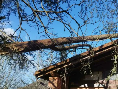 Cerkno.Na obmocju gasilske zveze Cerkno mocan veter poskodoval objekte.Foto: Gasilska zveza Cerkno