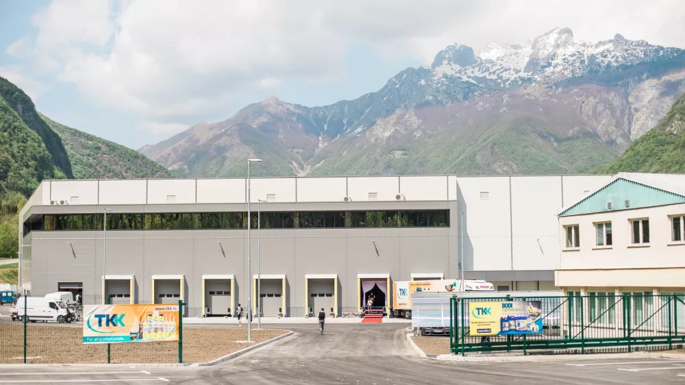 TKK srpenica, kemična industrija, logistični center