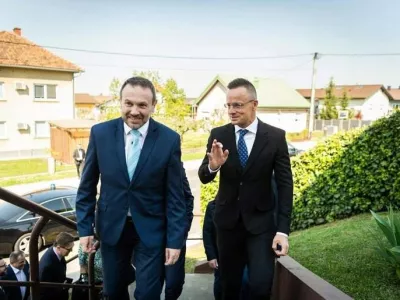 Ferenc Horvath in Peter SzijartoFerenc Horvath in Peter Szijjarto na fotografiji, ki jo je ob čestitki Horvathu na družbenem omrežju objavil Szijjarto. Peter Szijjarto/Facebook