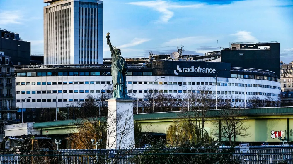 Originally designed to host French radio-television broadcasting (RTF), a public service dedicated to audiovisual, and inaugurated in 1963 by General de Gaulle, the "Maison de la Radio et de la Musique", fully rehabilated from 2008 to 2022, sits proudly on the banks of the Seine, to the west of Paris.Concue, a l'origine, pour heberger la radiodiffusion-television francaise (RTF), service public dedie a l'audiovisuel, et inauguree en 1963 par le General de Gaulle, la Maison de la Radio et de la Musique, entierement rehabilitee de 2008 a 2022, trone fierement aux abords de la Seine, a l'ouest de Paris.//HOUPLINERENARD_HR0002/Credit:HOUPLINE-RENARD/SIPA/2512181145,Image: 1060109239, License: Rights-managed, Restrictions:, Model Release: no