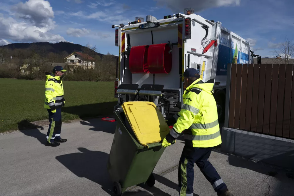 Komunal KranjSmetarjiDelo - delavci - simbolična fotografija31.03.25 - Delovanje novega naprednega smetarskega vozila Komunale KranjFoto: Nik Erik Neubauer 