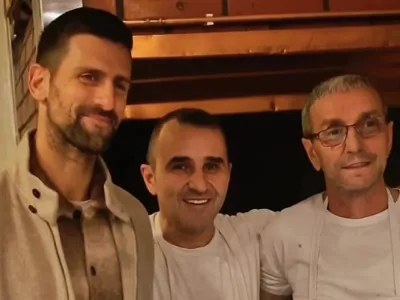 Novak Đoković med obiskom čevabdžinice Željo v Sarajevu. F instagram