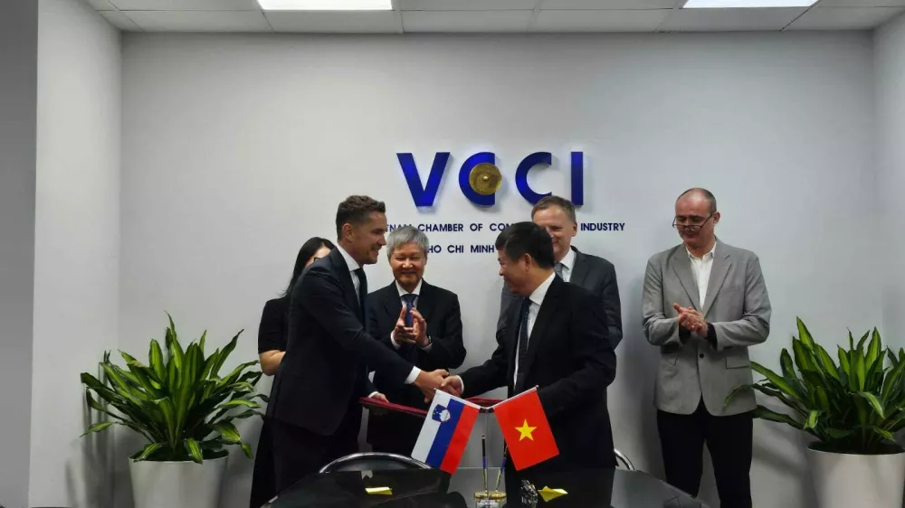 Predsednik PGZ je z generalnim direktorjem tamkaj&scaron;nje zbornice VCCI-HCM gospodom Tranom Ngoe Liem podpisal pismo o nameri. Foto: PGZ