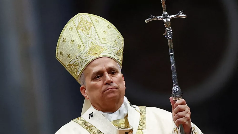 Pope Leo XIV leads the Chrism Mass in St. Peter's Basilica at the Vatican, April 2, 2026. REUTERS/Guglielmo Mangiapane   TPX IMAGES OF THE DAY