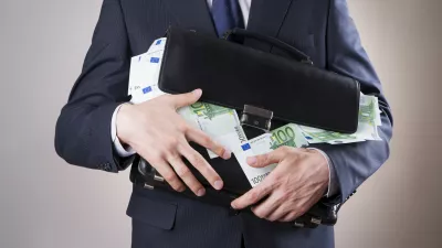 Torba ni nikoli preveč polna denarja.