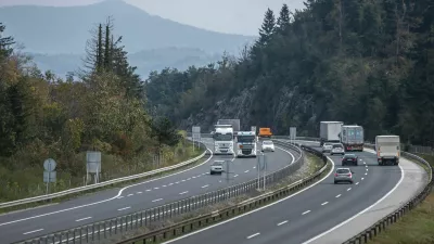 Avtocestaodsek Vrhnika Logatecsekcijsko merjenjeFoto: Anže Malovrh/STA