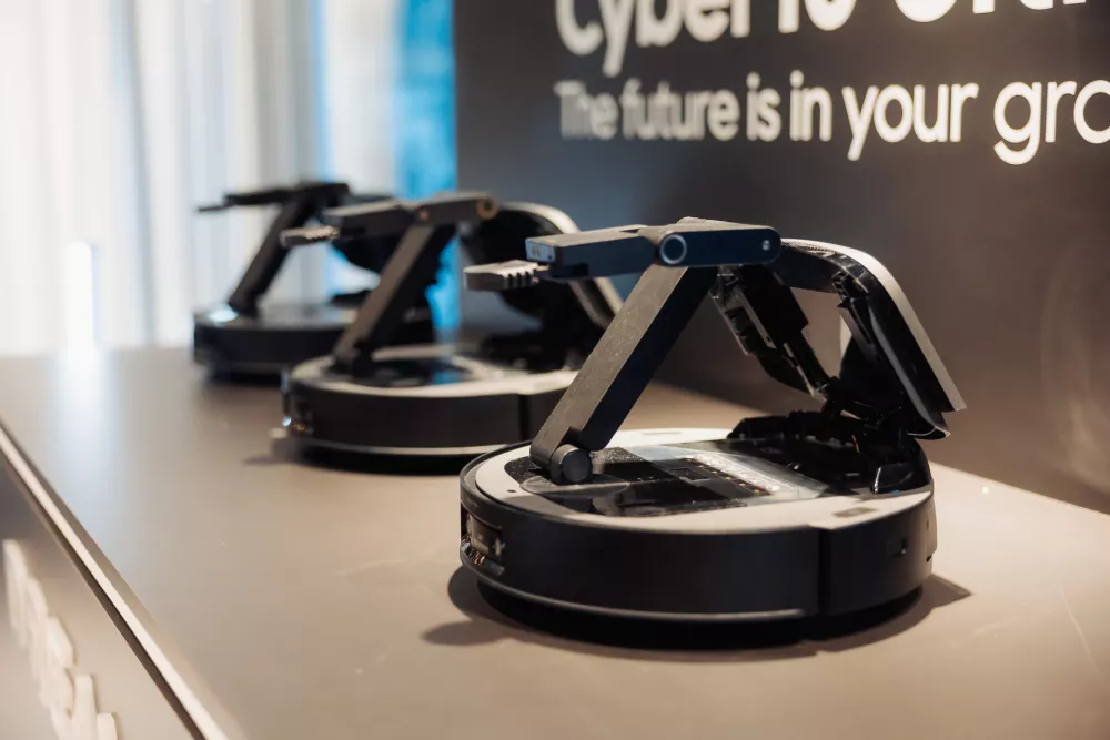 Dreame robotski sesalnik z roko