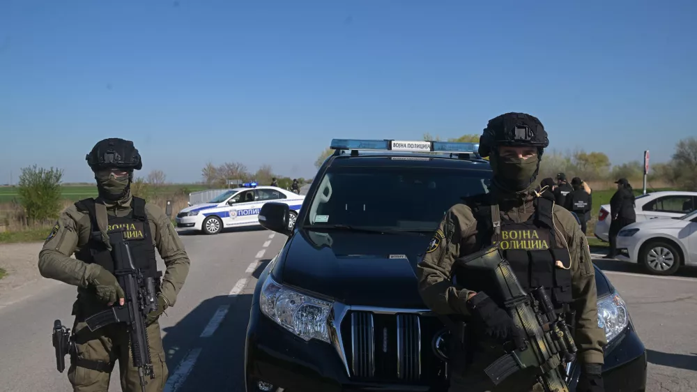 KANJIZA, SERBIA - APRIL 6: (----EDITORIAL USE ONLY - MANDATORY CREDIT - 'MINISTRY OF DEFENCE REPUBLIC OF SERBIA' / HANDOUT' - NO MARKETING NO ADVERTISING CAMPAIGNS - DISTRIBUTED AS A SERVICE TO CLIENTS----) Serbian military police officers stand guard near vehicles as explosive materials of high destructive power are reported found close to a gas pipeline connecting Serbia and Hungary near the villages of Velebit, Tresnjevac and Vojvoda Zimonjic in Kanjiza, Serbia, on April 6, 2026. Serbia MoD / Handout / AnadoluNo Use USA No use UK No use Canada No use France No use Japan No use Italy No use Australia No use Spain No use Belgium No use Korea No use South Africa No use Hong Kong No use New Zealand No use Turkey
