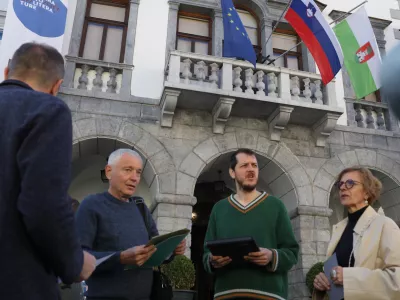 07.04.2026. Predstavitev pobude za sklic referenduma Iniciative za &Scaron;tepanjsko naselje o parkirnem odloku MOL. Foto: Bojan Velikonja