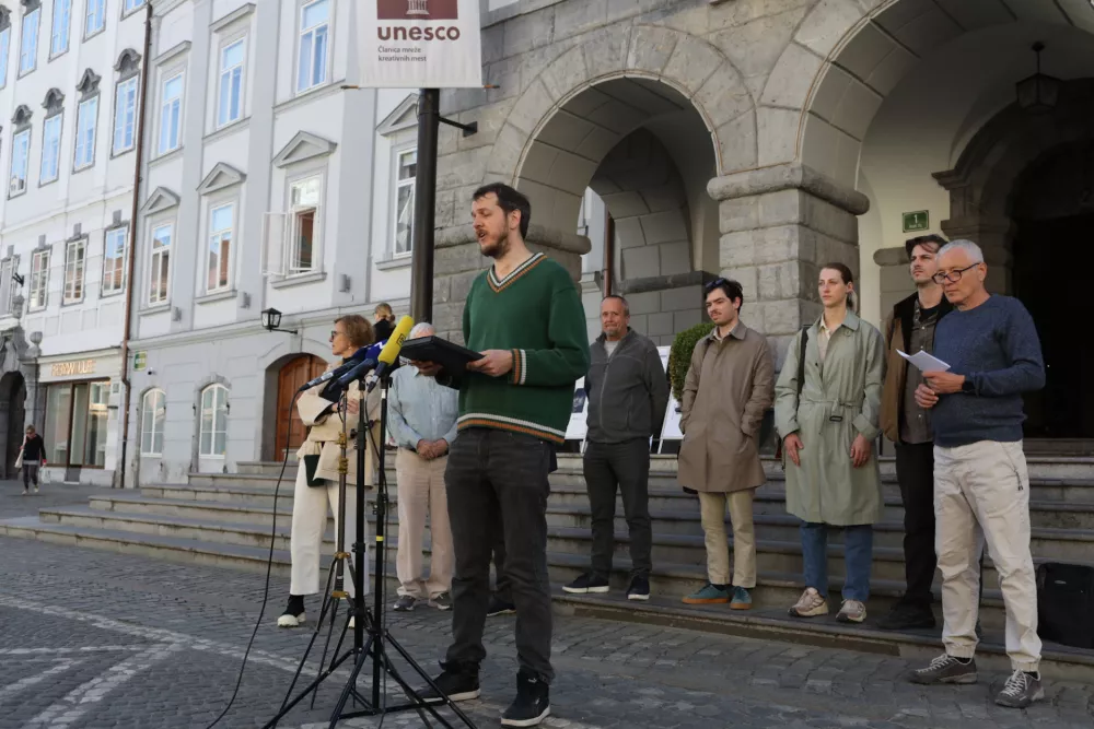 07.04.2026. Predstavitev pobude za sklic referenduma Iniciative za &Scaron;tepanjsko naselje o parkirnem odloku MOL. Foto: Bojan Velikonja