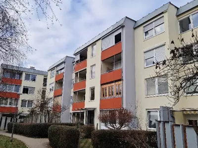 Finalist za naj blok 2025: stolpnice na Adamičevi ulici v &Scaron;i&scaron;ki