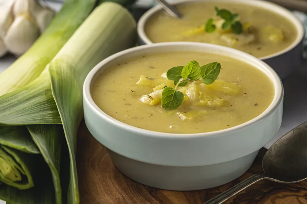Close up of leek and potato soup in ceramic bowls / Foto: Panagiotis Kyriakos