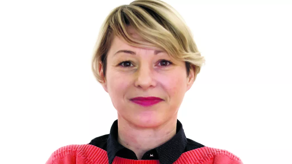 Nata&scaron;a Bucik Ozebek- Redakcija Dnevnik 2024 - portreti za komentarje in kolumne - kolumnisti - komentatorji &ndash; novinarji - portret //FOTO: Luka Cjuha