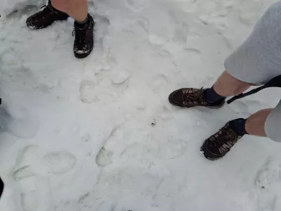 Tuja pohodnika sta na velikonočni ponedeljek neprimerno opremljena obtičala pod Bohinjskimi vratci iz smeri Krme na vi&scaron;ini 1.900 m n.m.v. 